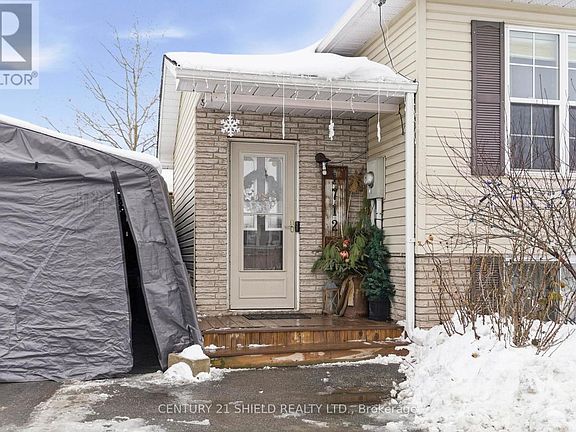 2nd image of 1712 Cumberland St