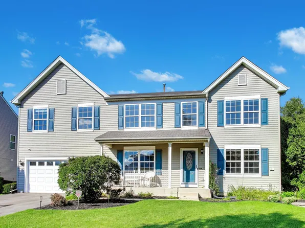 1047 Wheatland Dr, Crystal Lake, IL 60014