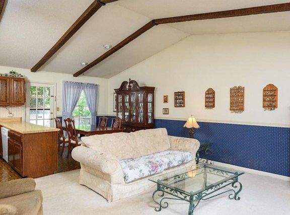 3rd image of 501 N Haven Ln
