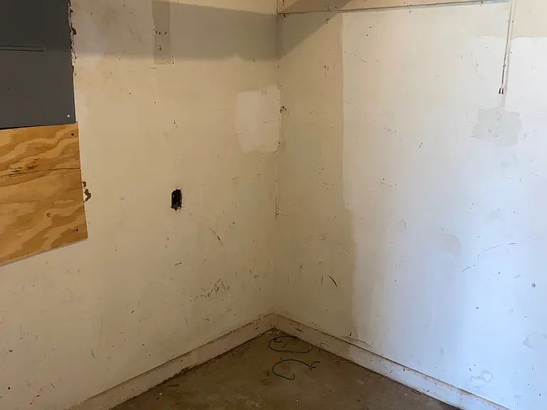 404 N Lindsey St — Photo 12