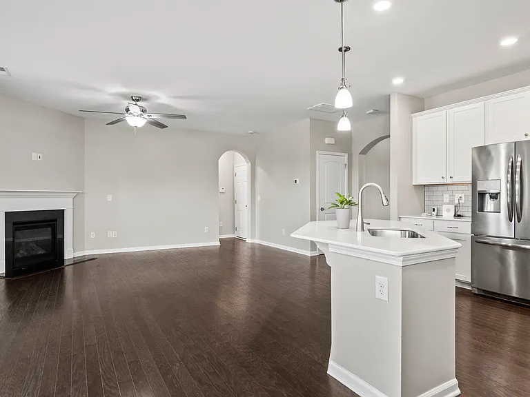 5009 Glenellen Way — Photo 14