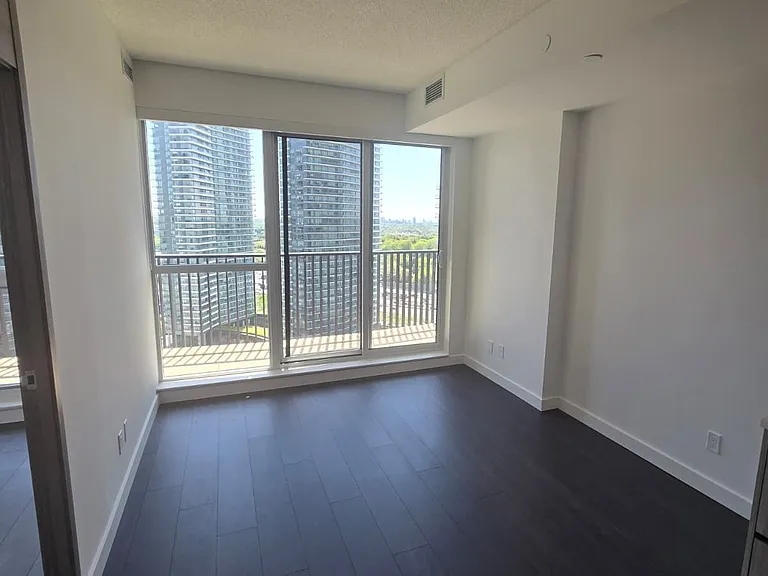 18 Esther Shiner Blvd #2011 — Photo 19