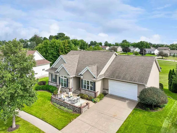 1410 10th St SW, Mount Vernon, IA 52314