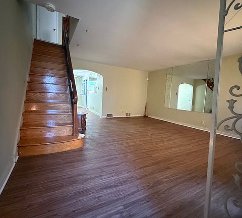 3rd image of 6735 E Roosevelt Blvd
