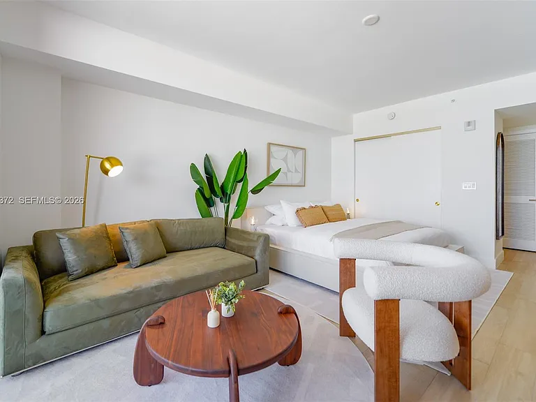 90 NE 32nd St #618 — Photo 4