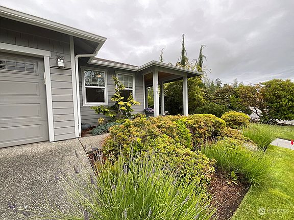 2nd image of 1719 SW Aberdeen Court
