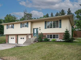 2361 Rolling Dr, Bismarck, ND 58501