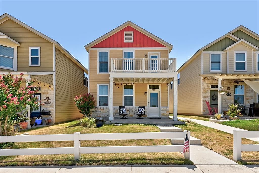 229 Martha Ln