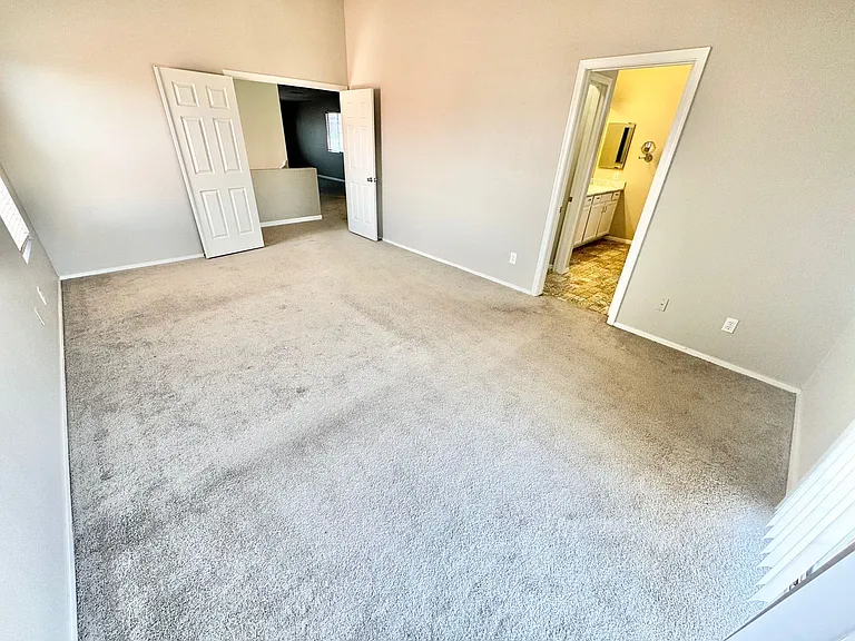 1092 Whispering Birch Ave — Photo 31