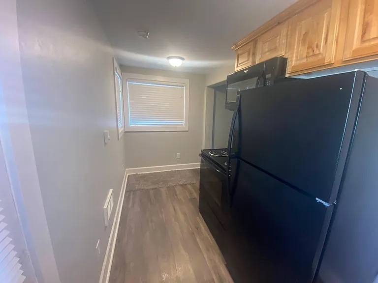 349 1/2 N Buchanan Ave — Photo 2