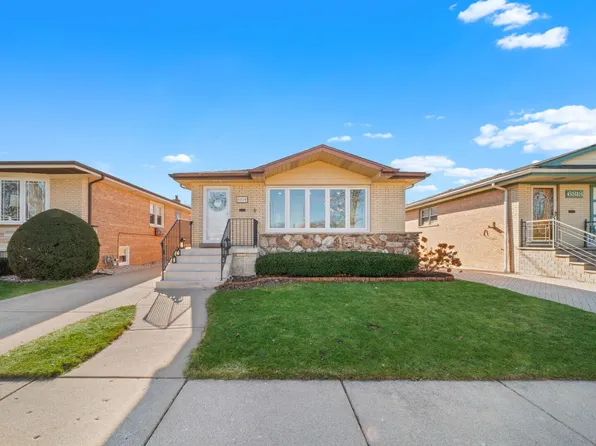 6814 N Dowagiac Ave, Chicago, IL 60646