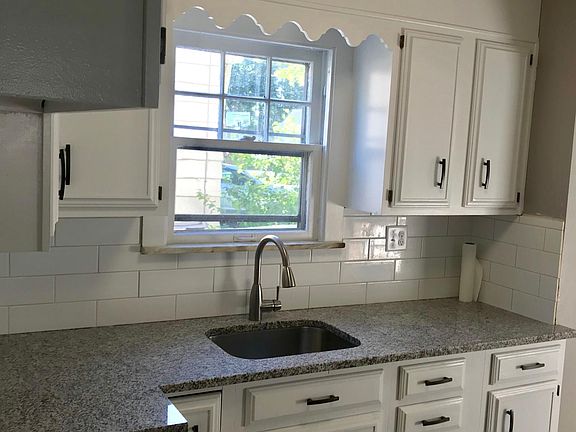 5th image of 2129 Tuxedo Ave
