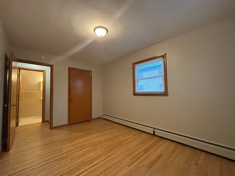 984 Van Buren Ave — Photo 10