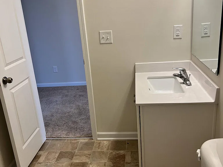 Second floor full bathroom