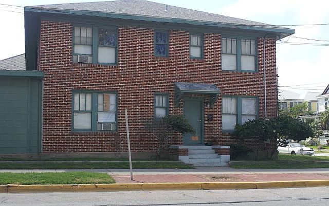 2nd image of 2101 Bernardo De Galvez Ave