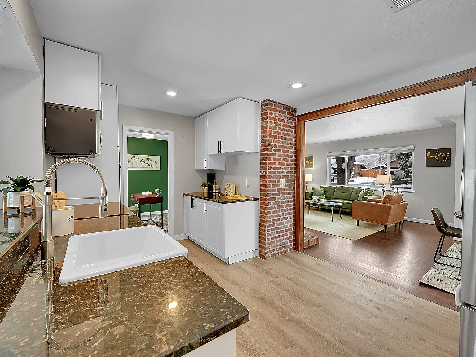3 bed, 2462 sqft, $3,150 — Photo 1