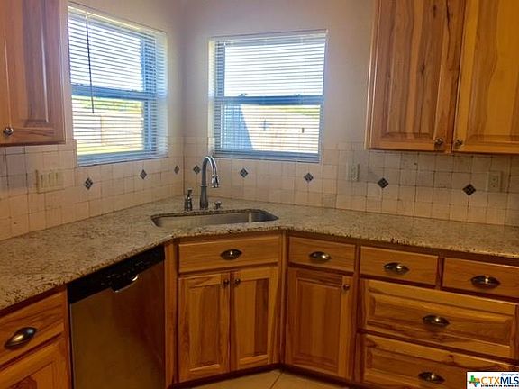 3rd image of 1116 Myrtle Dr