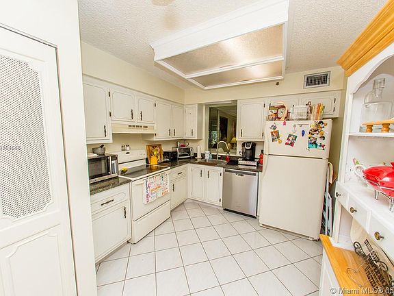 3rd image of 14623 Bonaire Blvd APT 306