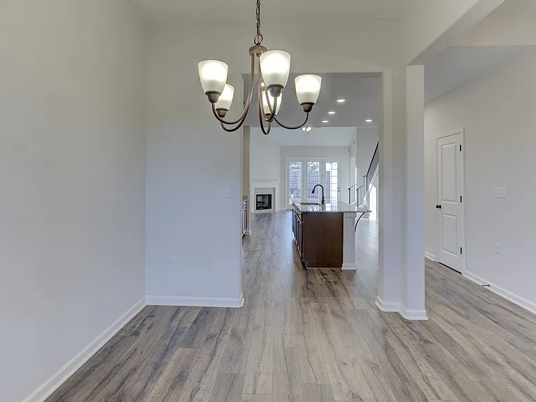 495 Maple St — Photo 5