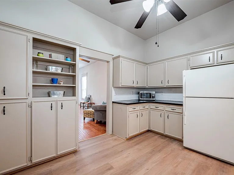1216 Campbell St — Photo 20