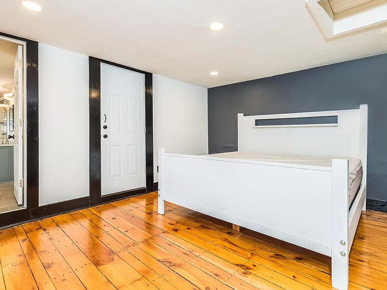 21 Union St #B — Photo 11