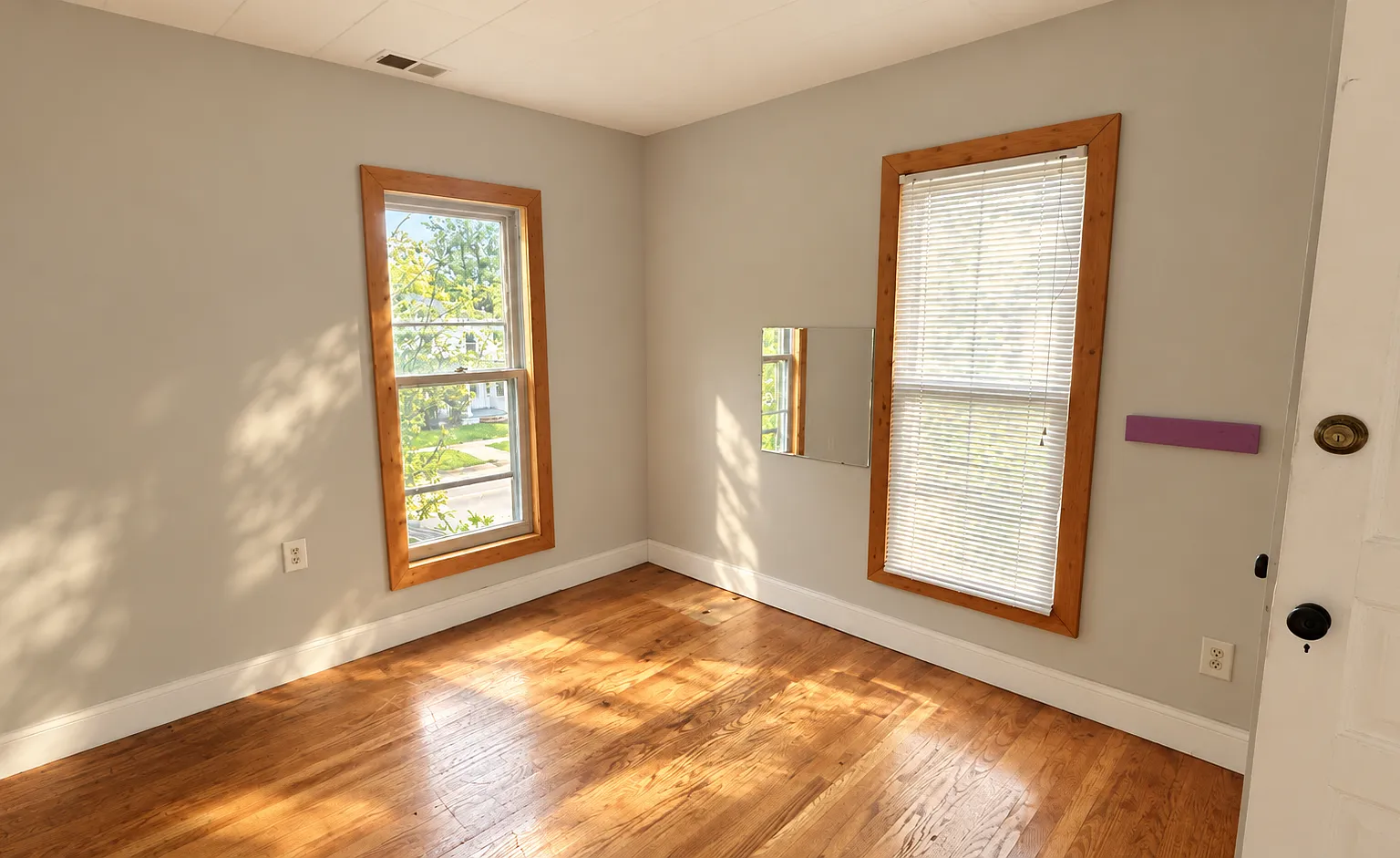 3 bed, 1000 sqft, $1,450 — Photo 1