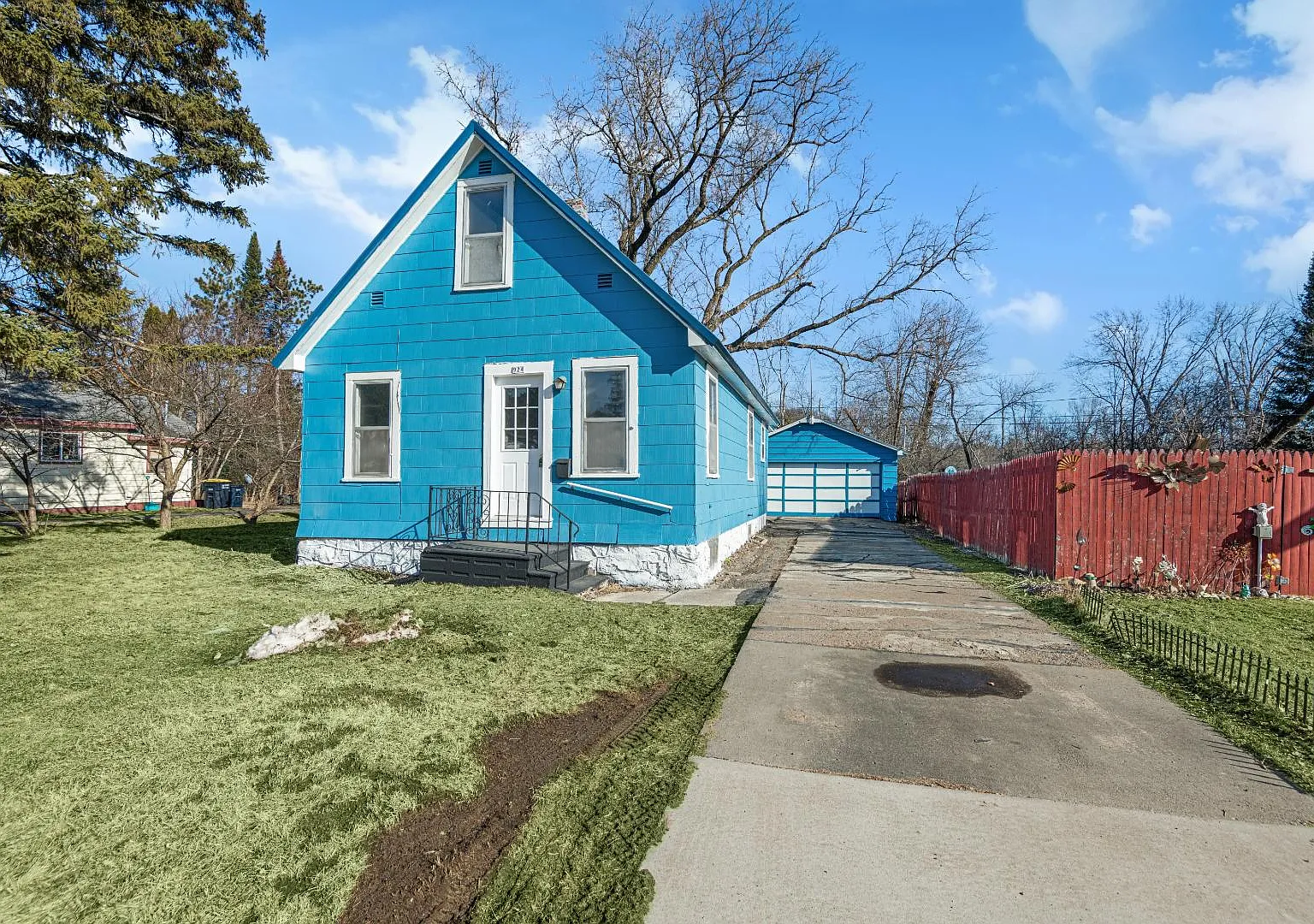 924 N Stevens St — Photo 2
