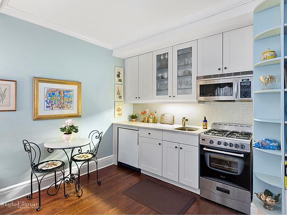 2nd image of 444 E 52nd St APT 4E
