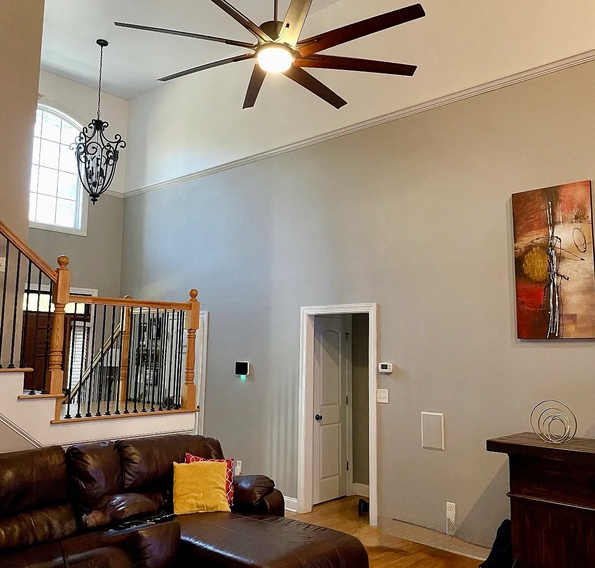 4 bed, 2.5 bath, 2504 sqft, $2,500 — Photo 2