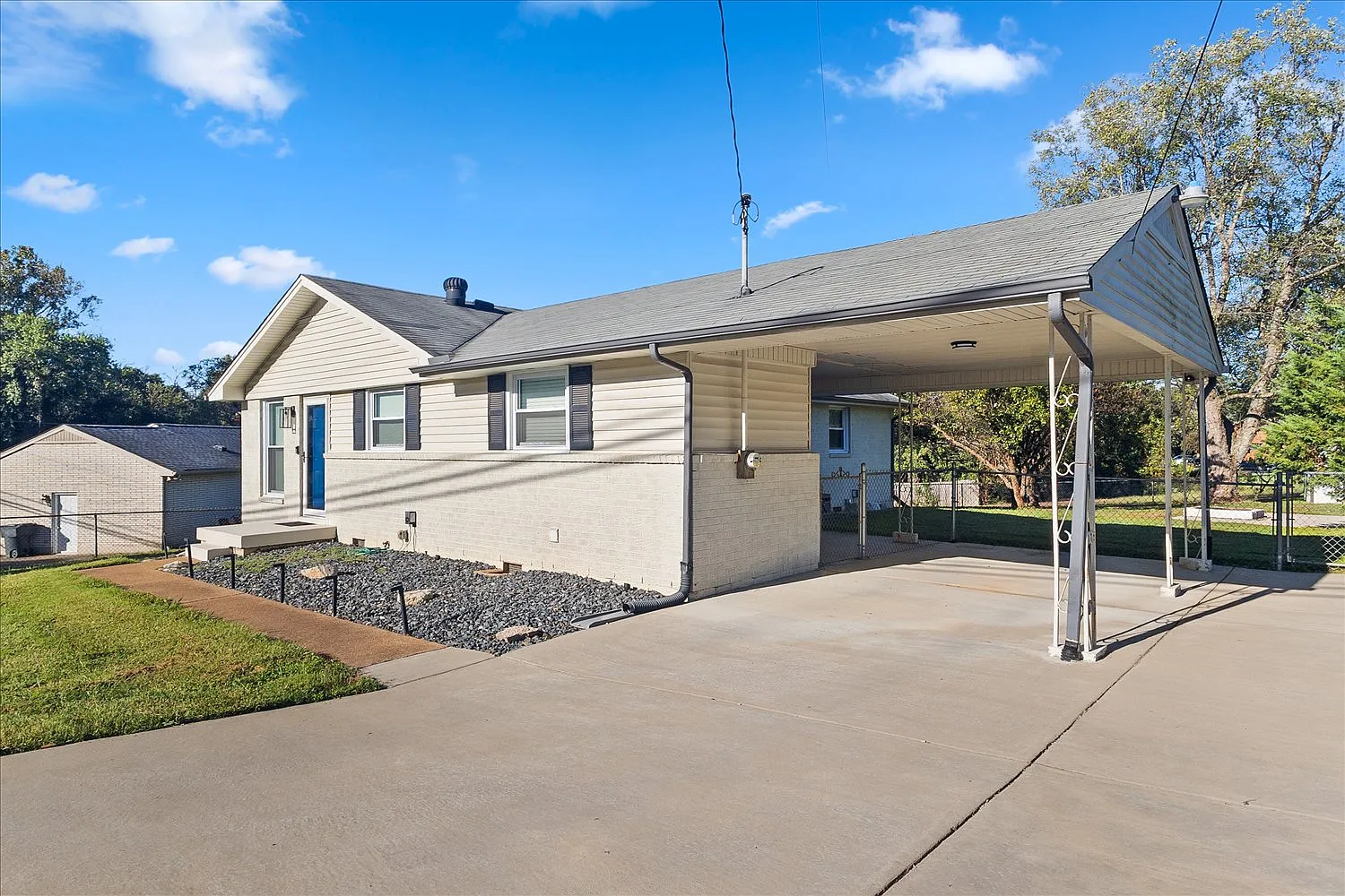 602 Hickory Bend Dr — Photo 2