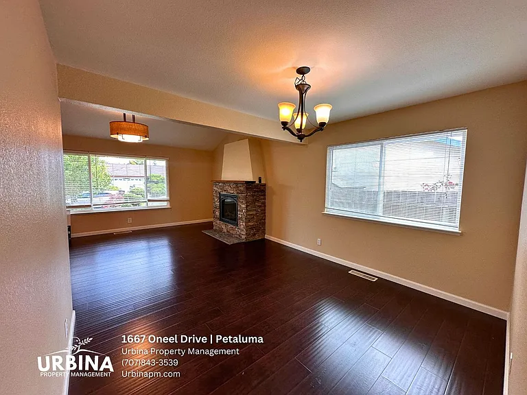 1667 Oneel Dr — Photo 3