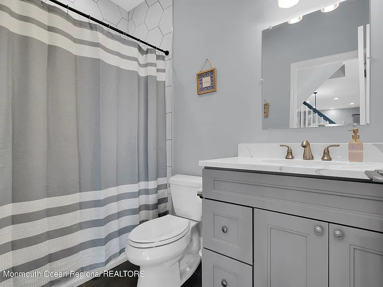 121 Dewey Dr — Photo 10