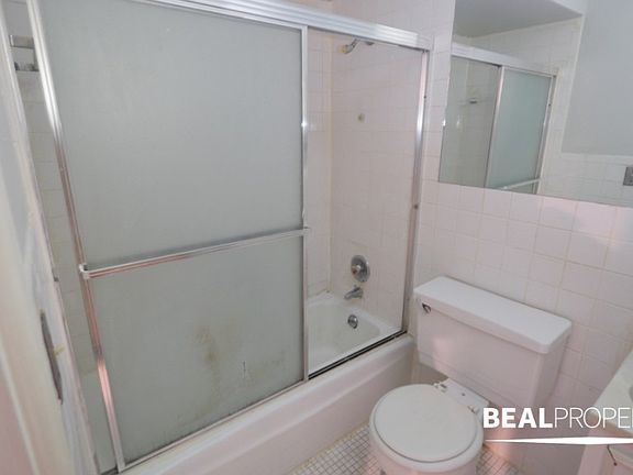4th image of 510 W Briar Pl APT 103