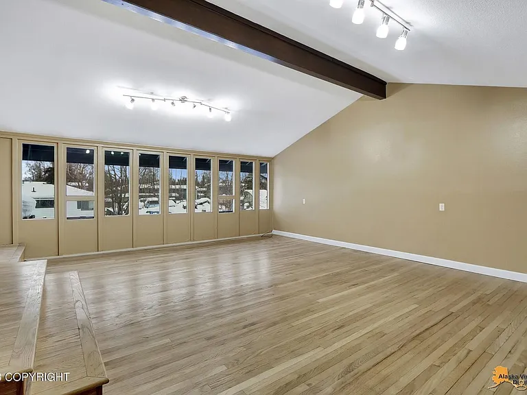 2905 Turnagain St — Photo 7