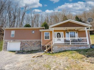 221 Monkey Row, Masontown, WV 26542