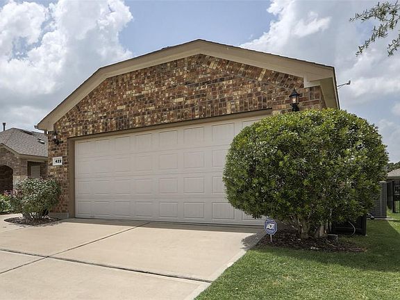 2nd image of 422 Larkspur Ln