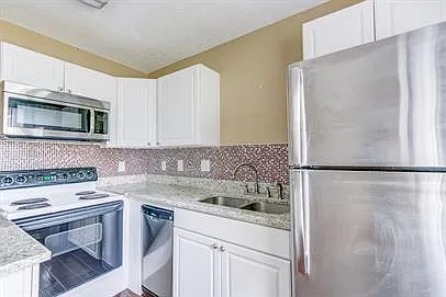 306 W High St #A — Photo 7