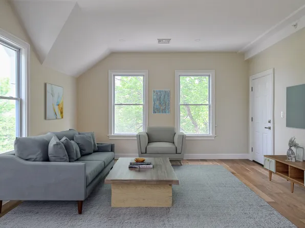 36 Pratt St #3, Providence, RI 02906