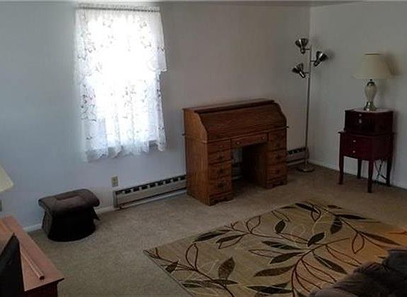 4th image of 1938 Easton Ave