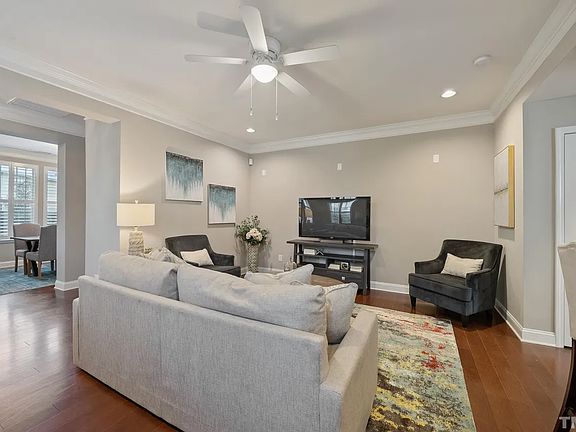 2nd image of 2111 Freeport Dr