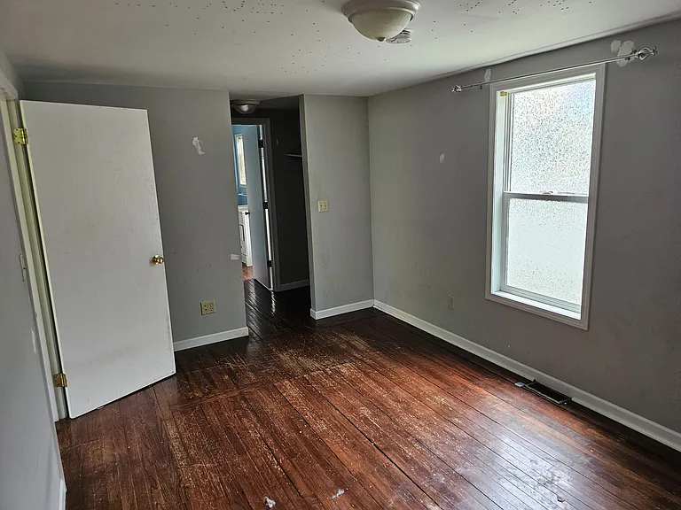 1227 Jackson St — Photo 11