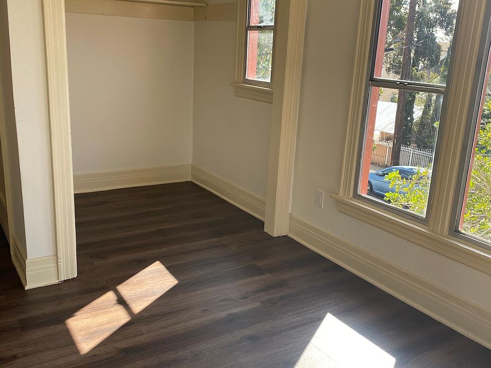 1st image of 1601 W 11th Pl #202