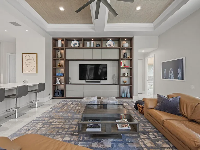 7474 NE Bay Cove Ct — Photo 46