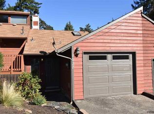 1027 NW Charlemagne Pl, Corvallis, OR