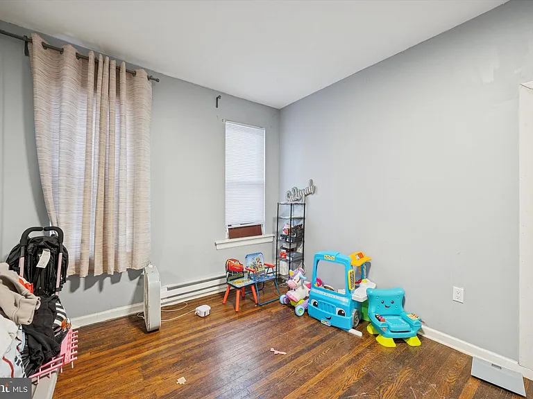 4928 W Thompson St #1 — Photo 8