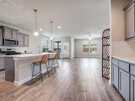 4th image of 5267 Mountain View Dr