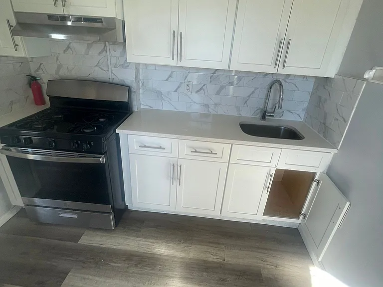 80 Ridge St #3 — Photo 1