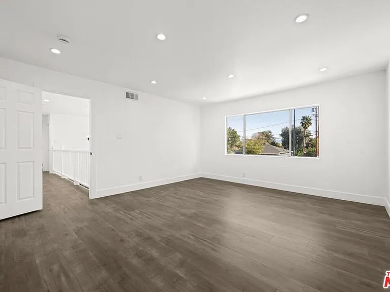 6257 Lindley Ave — Photo 10