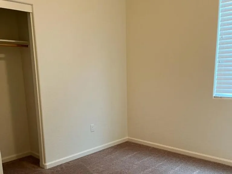 2468 Bay Hill Ave — Photo 27