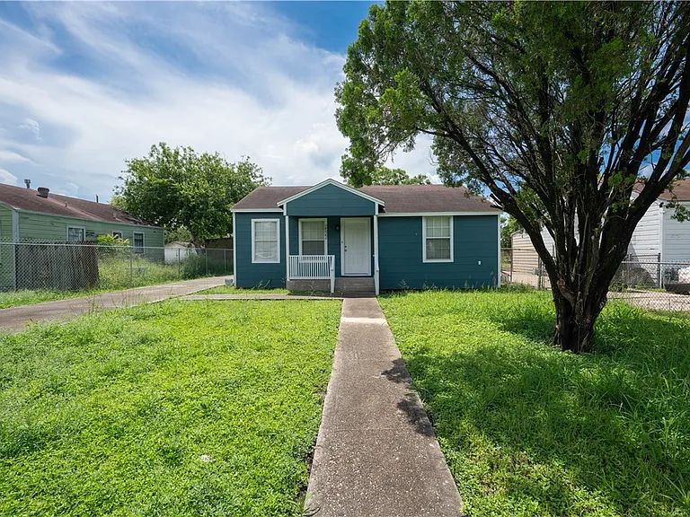 2522 Cleo St — Photo 2